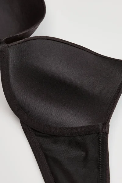 Push-up podprsenka Charm - Černá