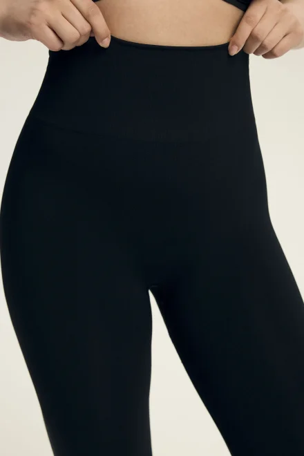 Modelující legíny Shrinky - push-up - Černá