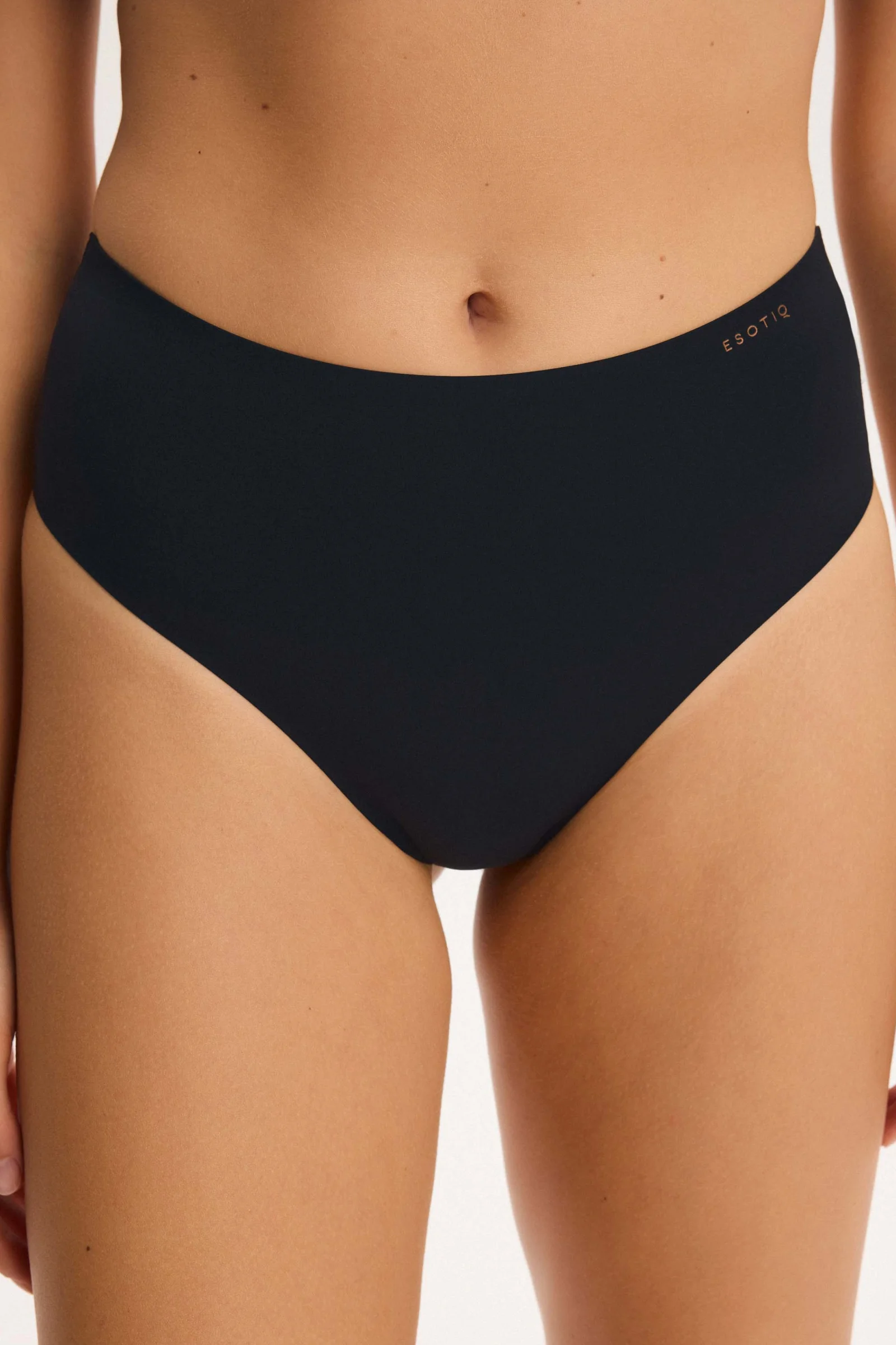 Tanga Henderson Pax Černá L