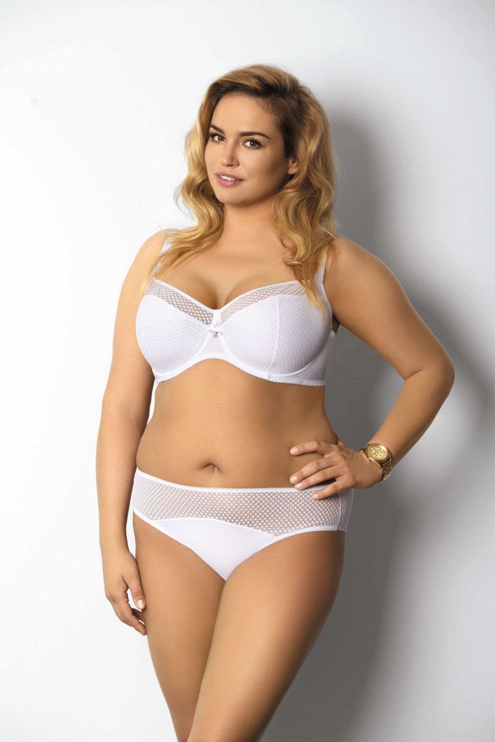 Brazilky Kinga Michelle P-339/3 tylové Bílá L