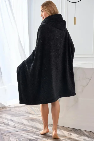 Huňatý oversize přehoz 110 × 160 cm Hoodie - s kapucí - Černá