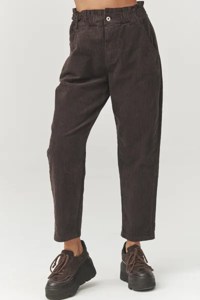 C33 - tm. hnědé-DARBRO