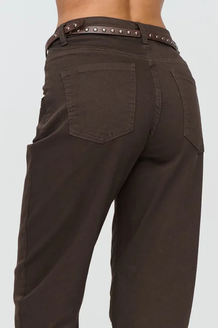 Dámské mom fit džíny s páskem C91 - tm. hnědé - Tmavě hnědá