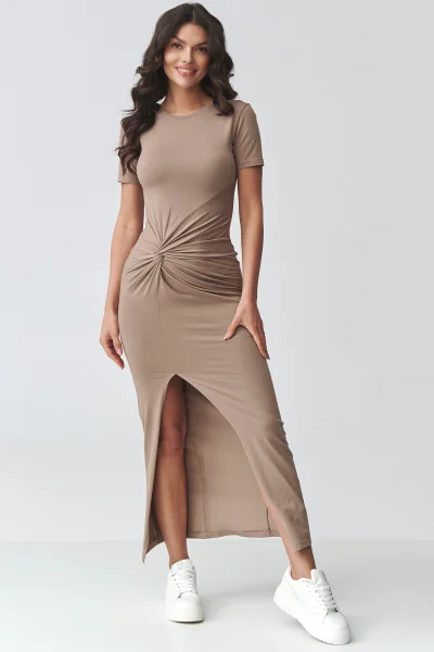 Dlouhé šaty s nařasením M931 - mocca - Mocca