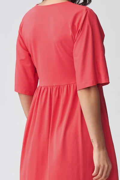 Volnočasové šaty M933 - korálové - Korálová