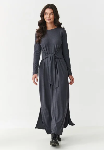 DARGRA Klasické šaty M894 tmavě šedé - Tmavě šedá
