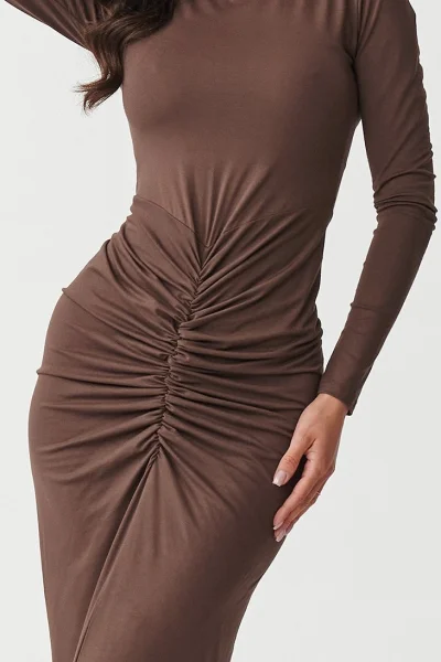 Klasické šaty M898 tmavě hnědé - Tmavě hnědá