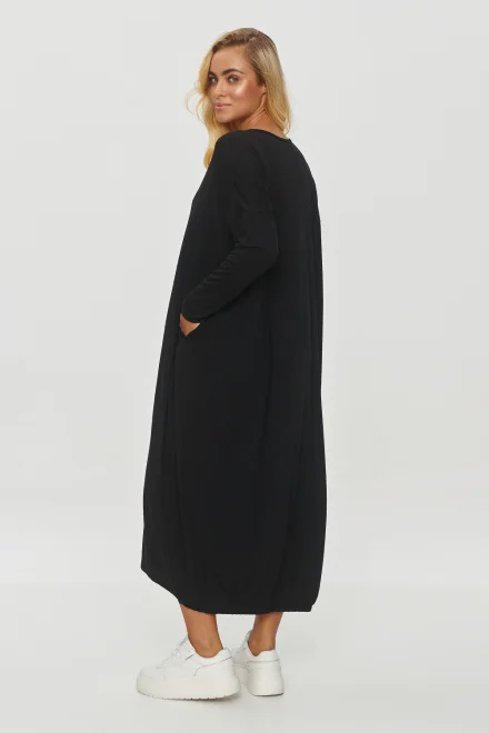 Viskózové oversize šaty M839 - černé - Černá